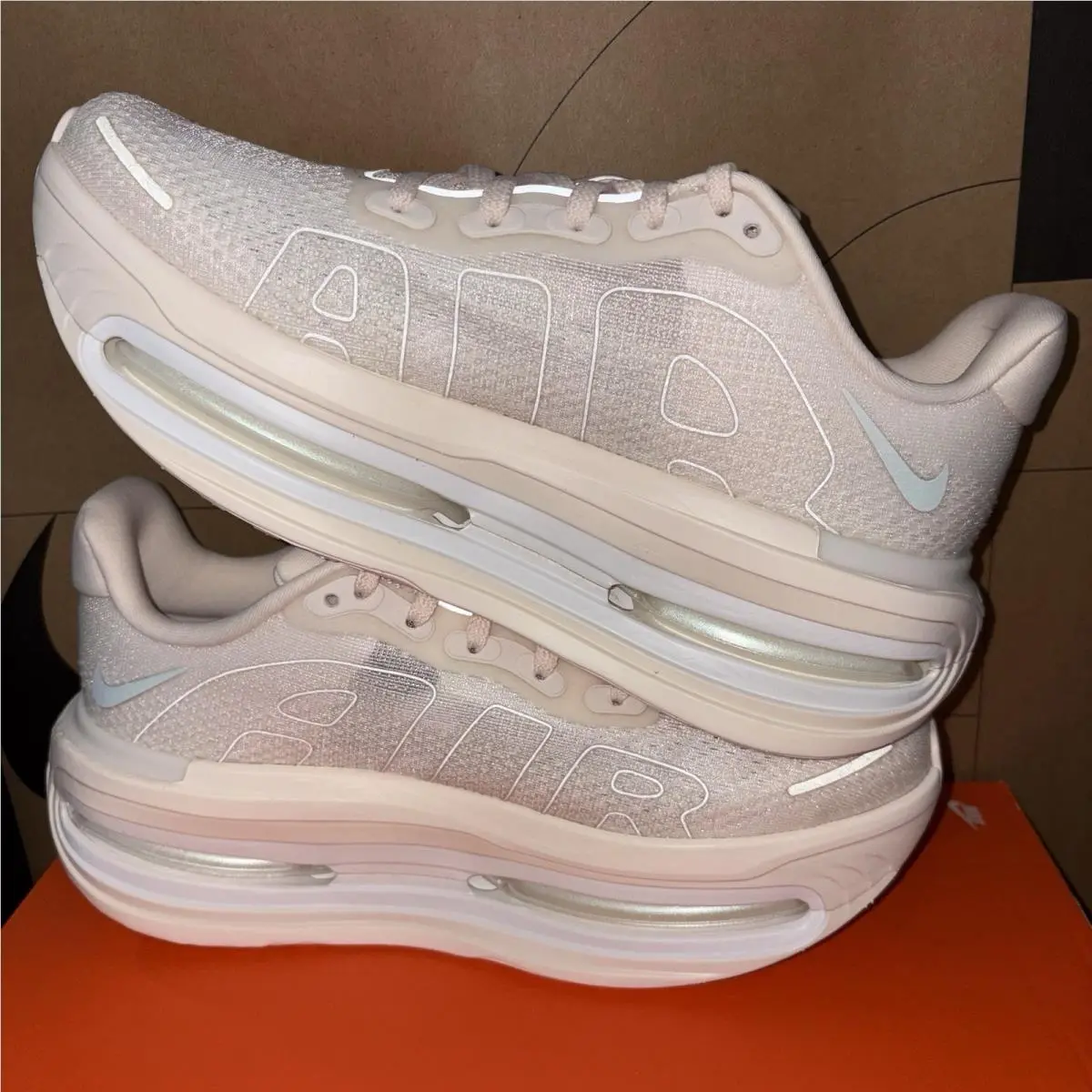 Nike shoes - Nike Vomero Premium - Vomero Premium - IQ8102-100 - Chalk 1