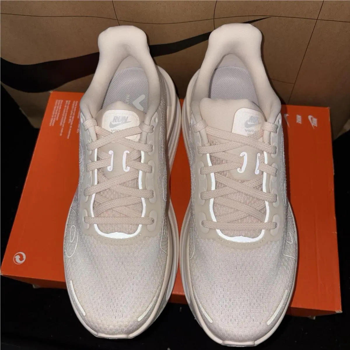 Nike shoes - Nike Vomero Premium - Vomero Premium - IQ8102-100 - Chalk 2