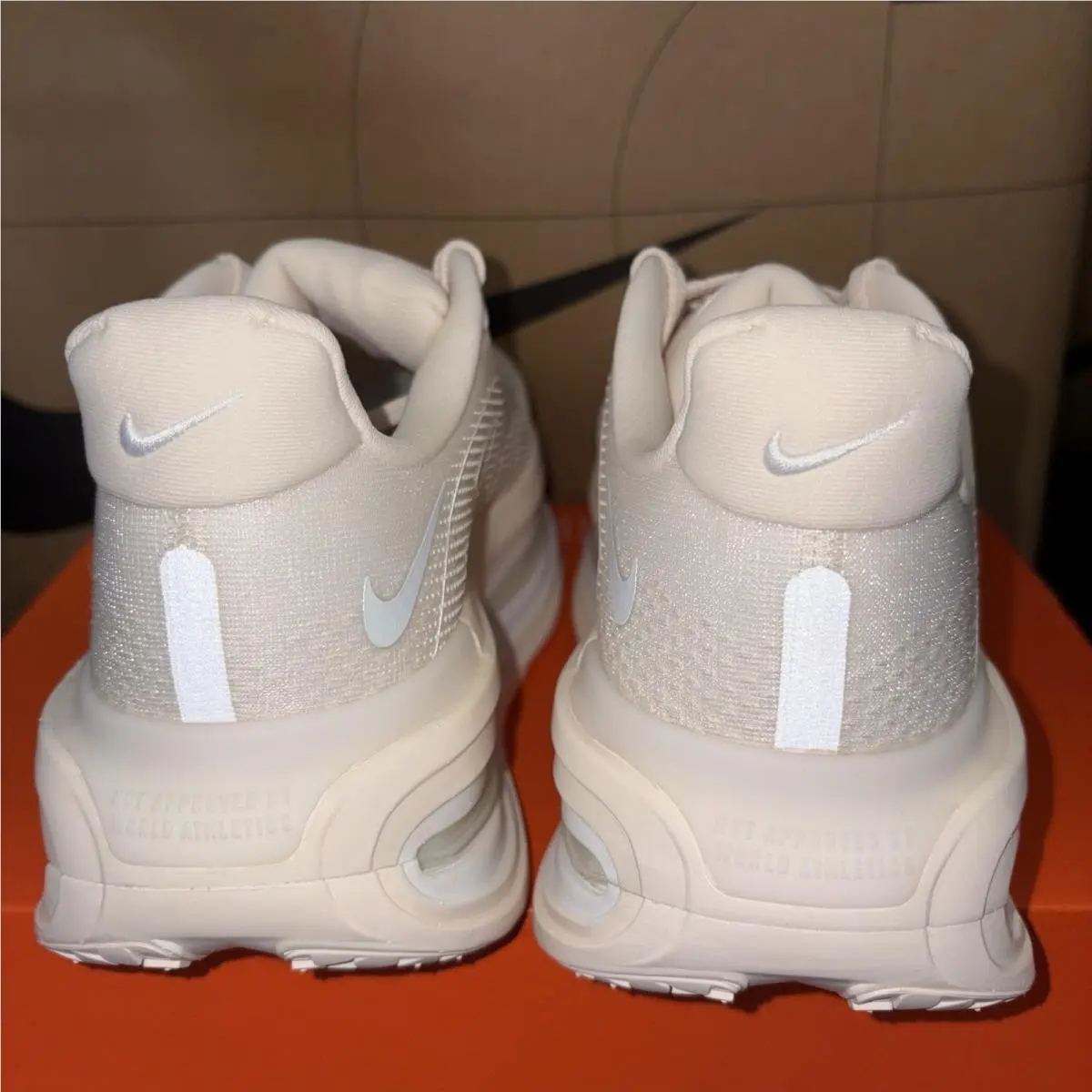 Nike shoes - Nike Vomero Premium - Vomero Premium - IQ8102-100 - Chalk 3