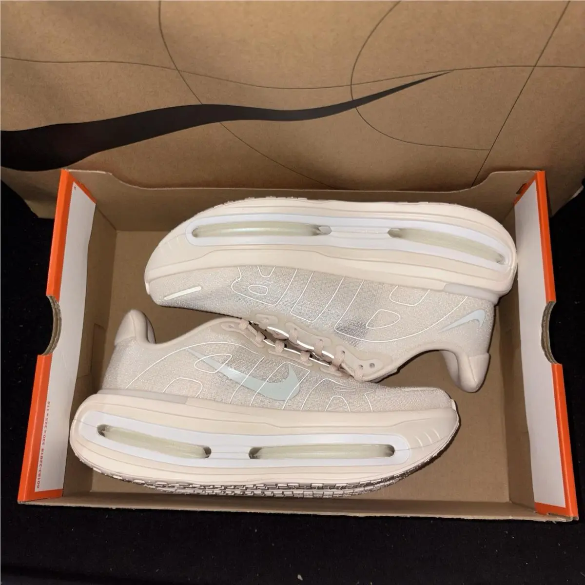Nike shoes - Nike Vomero Premium - Vomero Premium - IQ8102-100 - Chalk 5