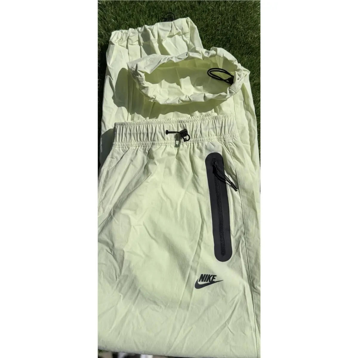 Nike Tech Men`s Dri-fit Woven Loose-fit Pants Liquid Lime IU6966-360 Size XL