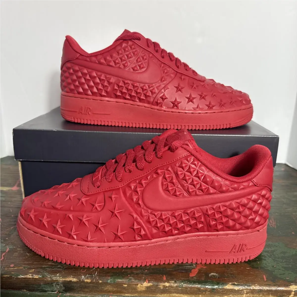 Nike Air Force 1 LV8 Independence Day Red Stars Sneakers Size 8.5 w/ Box