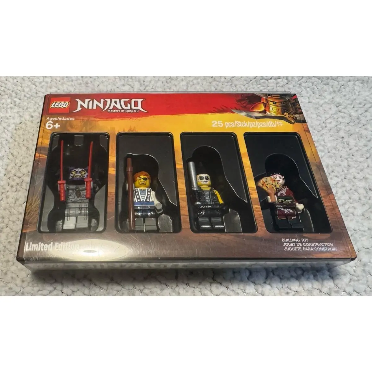 Lego Ninjago: Ninjago Minifigure Collection 5005257