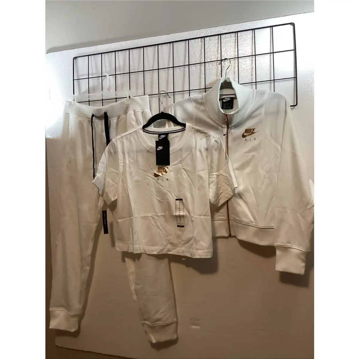 Nike clothing - White/ Gold 5