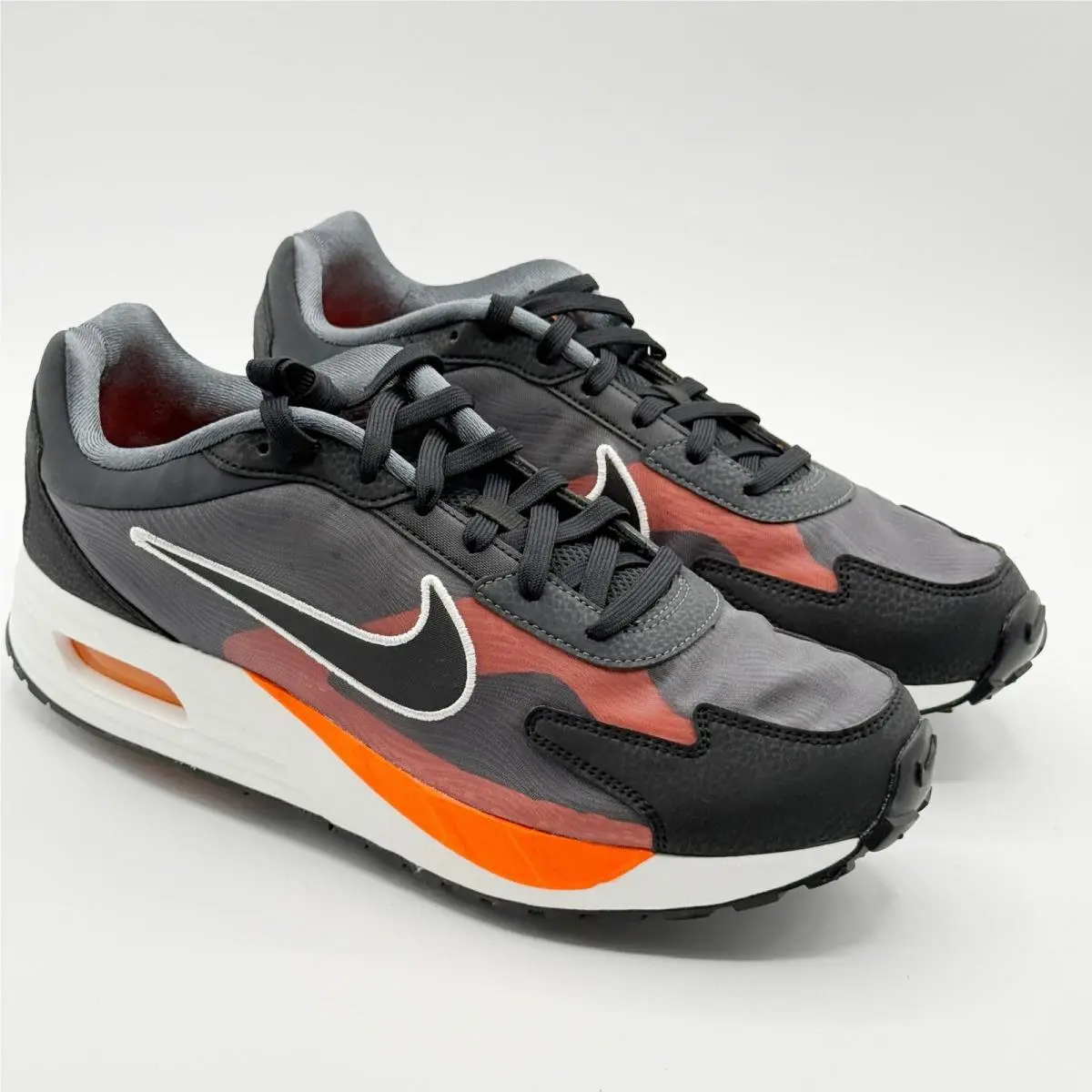 Nike Air Max Solo Se Size 11 Mens Anthracite Black Orange FJ2594-001
