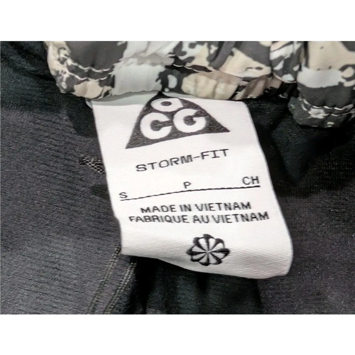 Nike clothing - Nike ACG Chena Vortex Storm-FIT Winter Pants - White / Brown - Black - Camo (UPC: 197600965966) 13