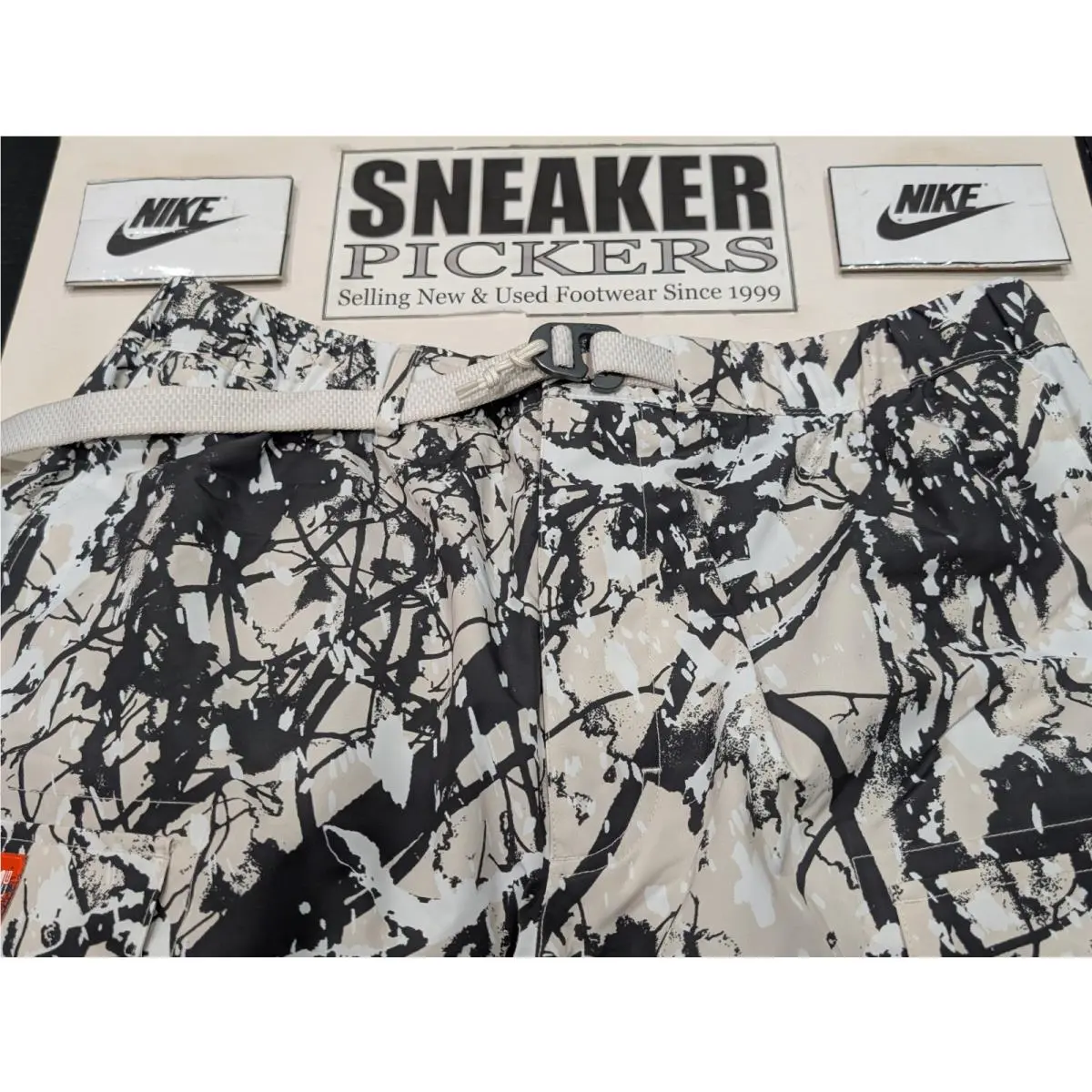 Nike clothing - Nike ACG Chena Vortex Storm-FIT Winter Pants - White / Brown - Black - Camo (UPC: 197600965966) 7
