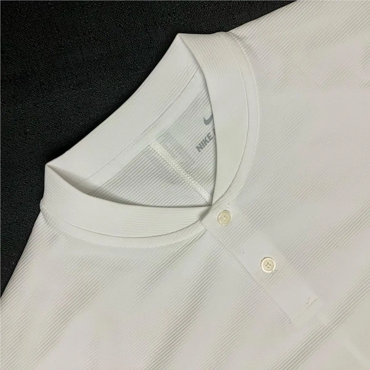 Nike clothing - TW Tiger Woods AeroReact Mock Blade Polo - White Black 0