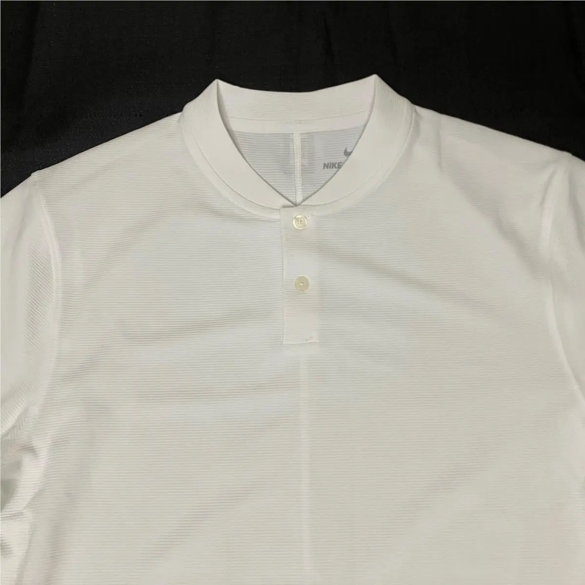 Nike clothing - TW Tiger Woods AeroReact Mock Blade Polo - White Black 4