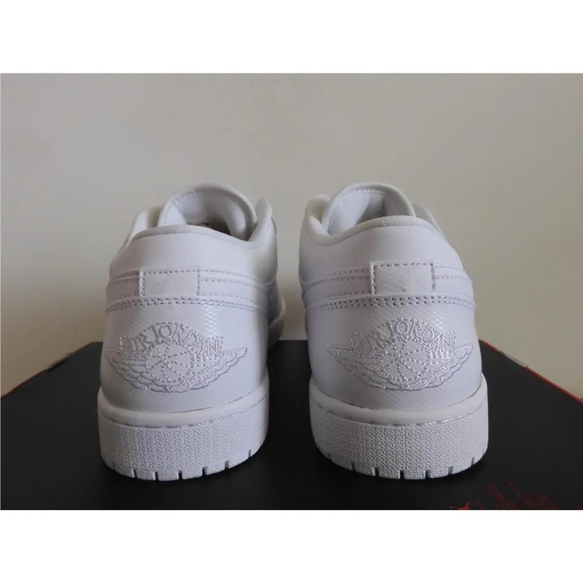 Nike shoes - Air Jordan 1 - Air - 553558 102 - White (UPC: 887229531108) 3