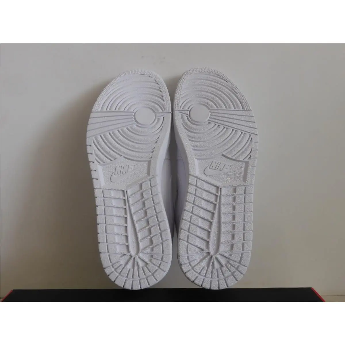 Nike shoes - Air Jordan 1 - Air - 553558 102 - White (UPC: 887229531108) 5