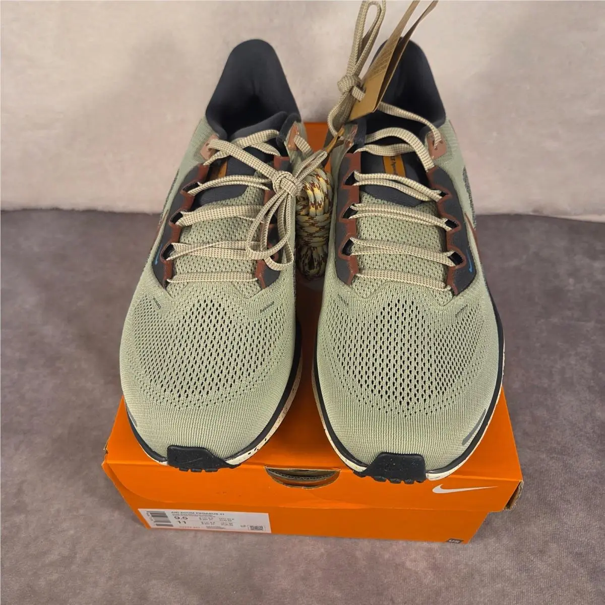 Nike shoes - Green 2