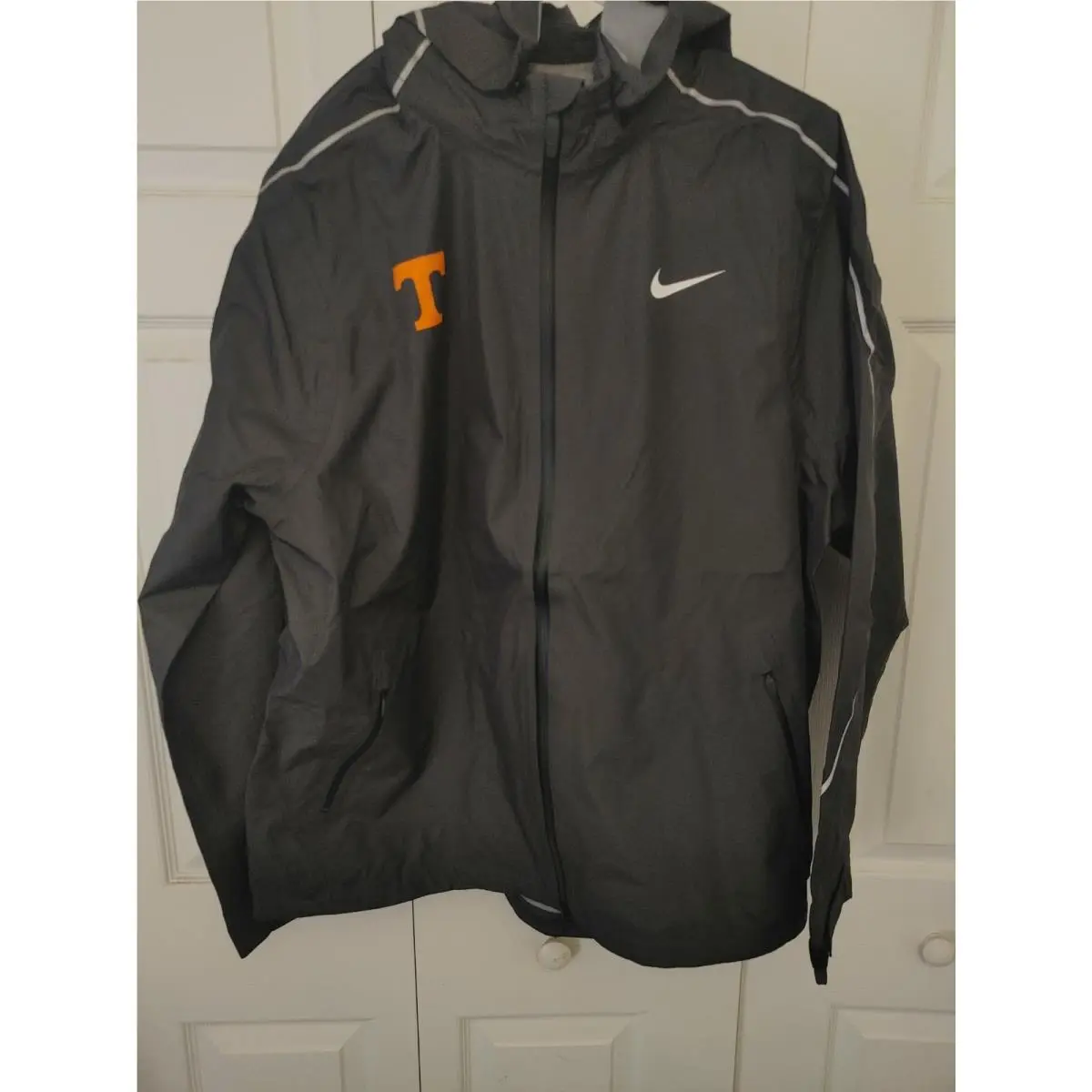 XL Nike Tennessee Volenteer Team Issued Rain Jacket Removable Zipper Hood