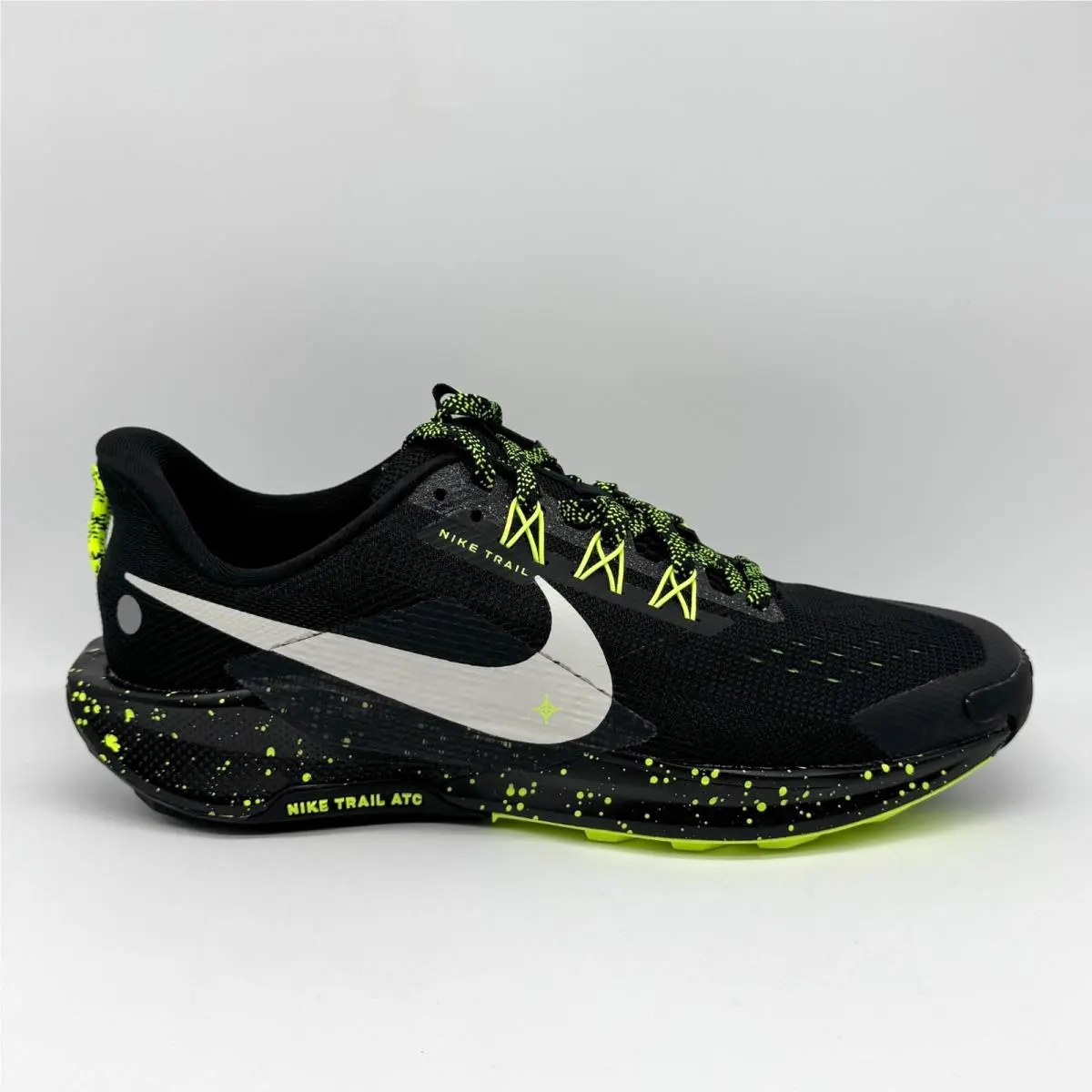 Nike Pegasus Trail 5 Black Volt Youth 7Y / 8.5 Womens FV5638-006 Outdoors