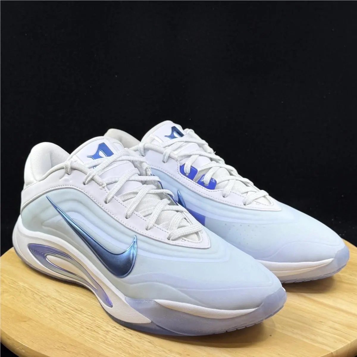 Nike shoes - White 2