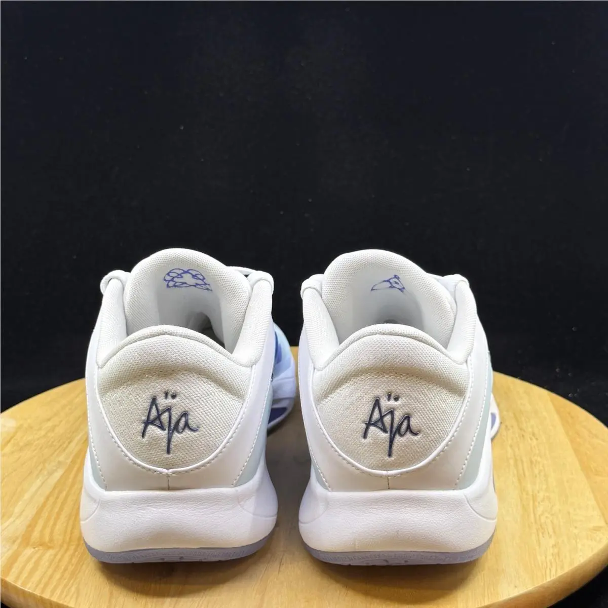 Nike shoes - White 4