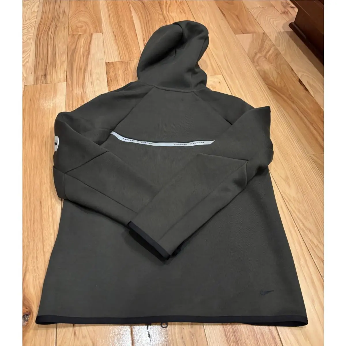 Nike clothing - Sequoia / Black (UPC: 198484645876) 0