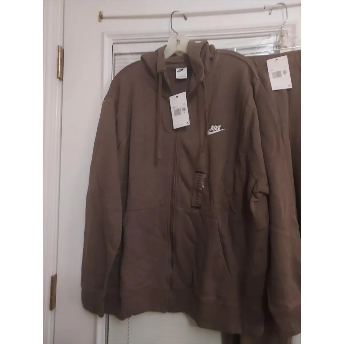 Nike clothing - Brown 2