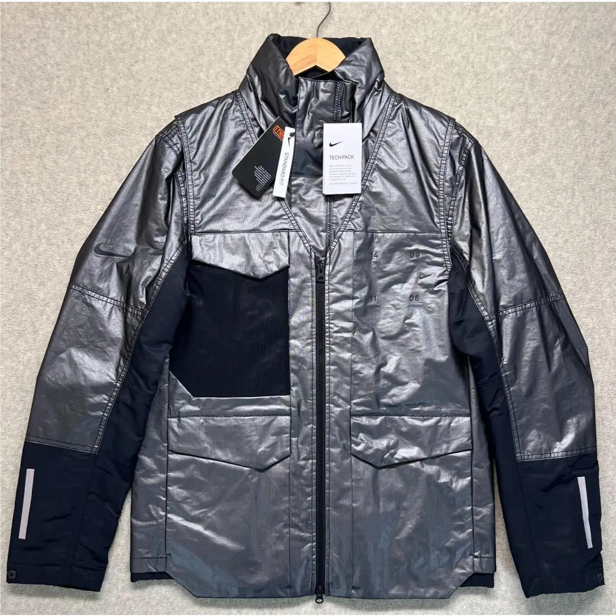 Nike Sportswear Womens Tech Pack 3-in-1 Field Jacket Metallic Silver Small