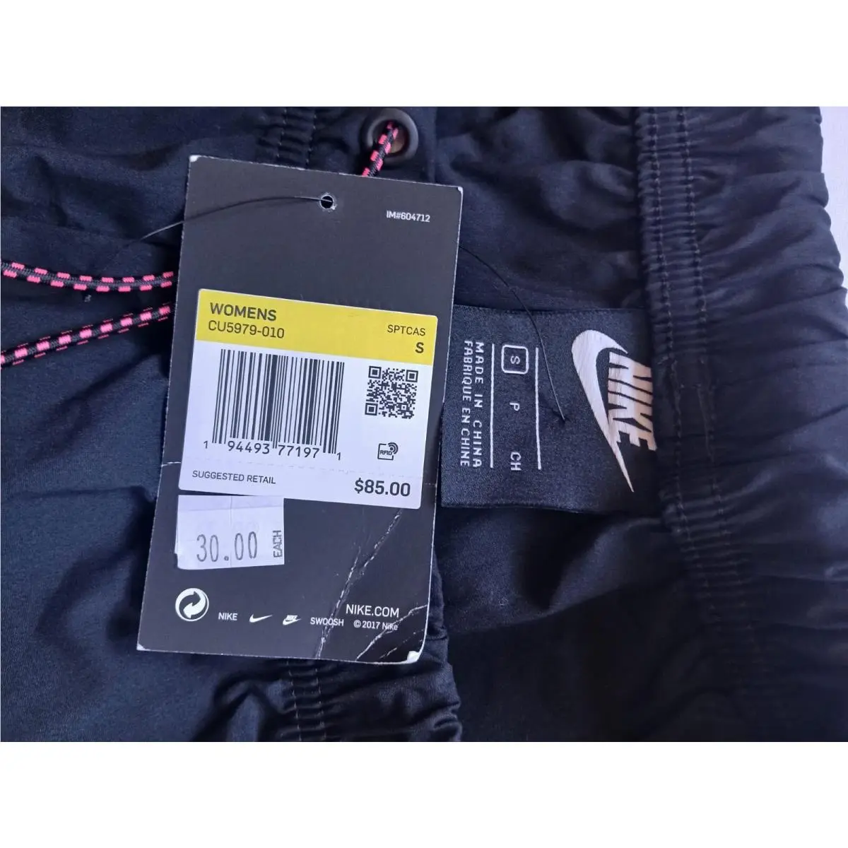 Nike clothing - CU5979-010 - CU5979-010 - Black (UPC: 194493771971) 1
