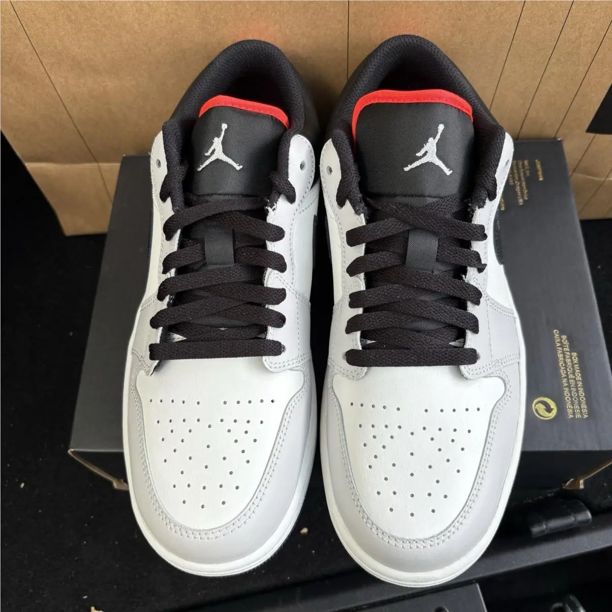 Nike shoes - Nike Air Jordan 1 - Air - 553558-045 - Gray 2