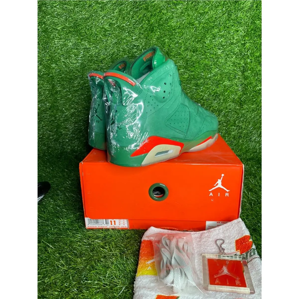 Nike shoes - Air Jordan 6 - Air - AJ5986-335 - Green (UPC: 091201006687) 1