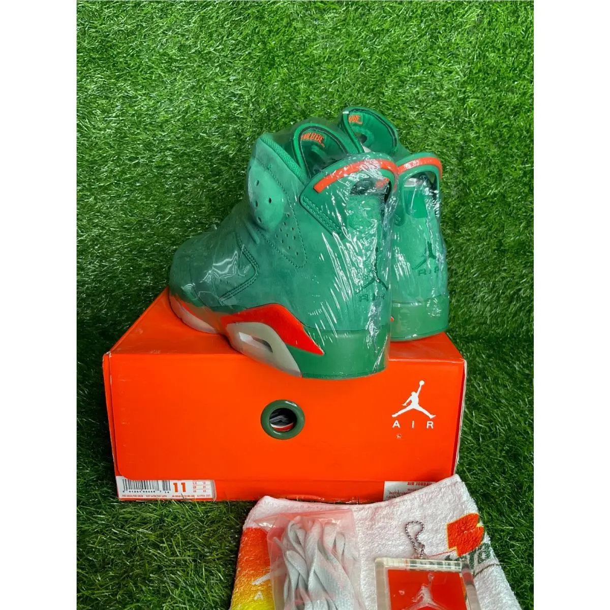 Nike shoes - Air Jordan 6 - Air - AJ5986-335 - Green (UPC: 091201006687) 4