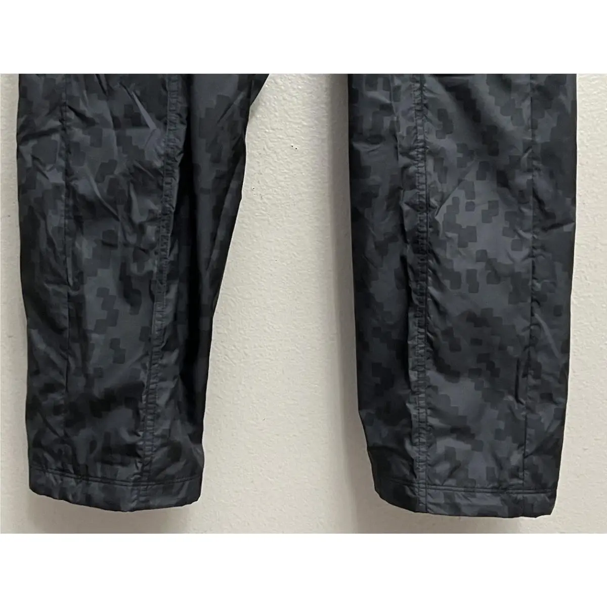 Nike clothing - Nike Air Woven Cargo Track Pants - HQ9468-060 - Anthracite (UPC: 198481639120) 3