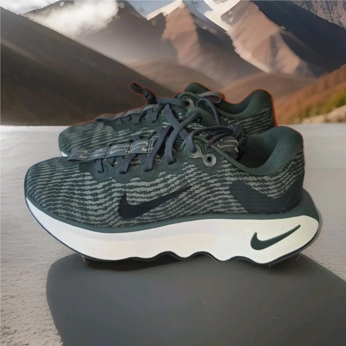 Nike Womens Motiva Walking Shoes - Vintage Green/light Army Size 7.5 M