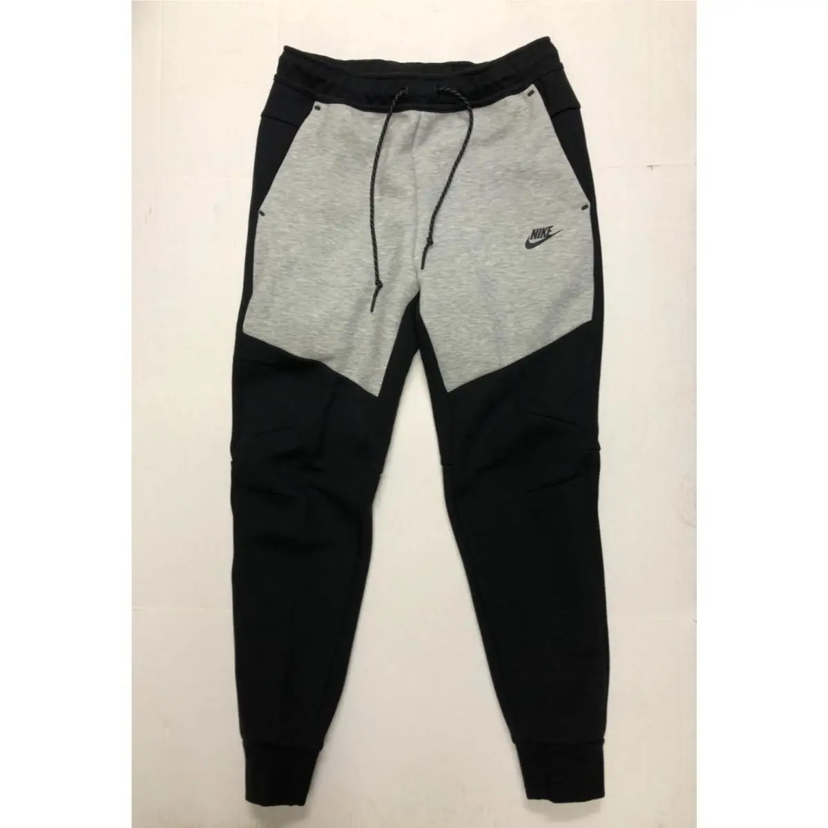 Nike Sportswear Tech Fleece Pants Joggers Black Gray HV0959-011 Size Medium