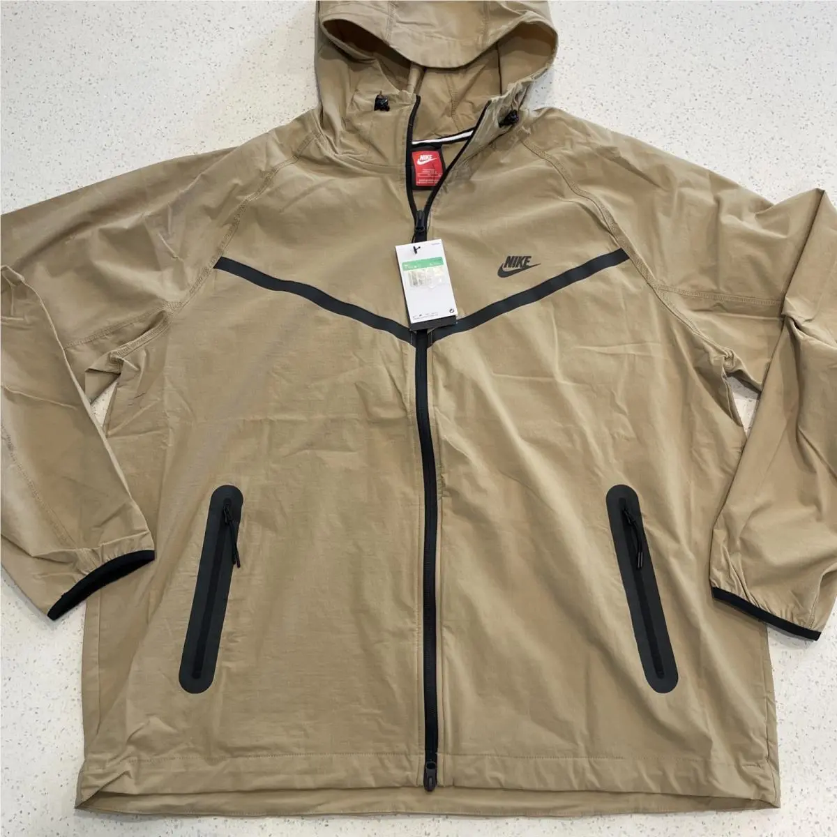 Nike Tech Men`s Woven Jacket Parachute Beige/parachute Beige/black XL Tall