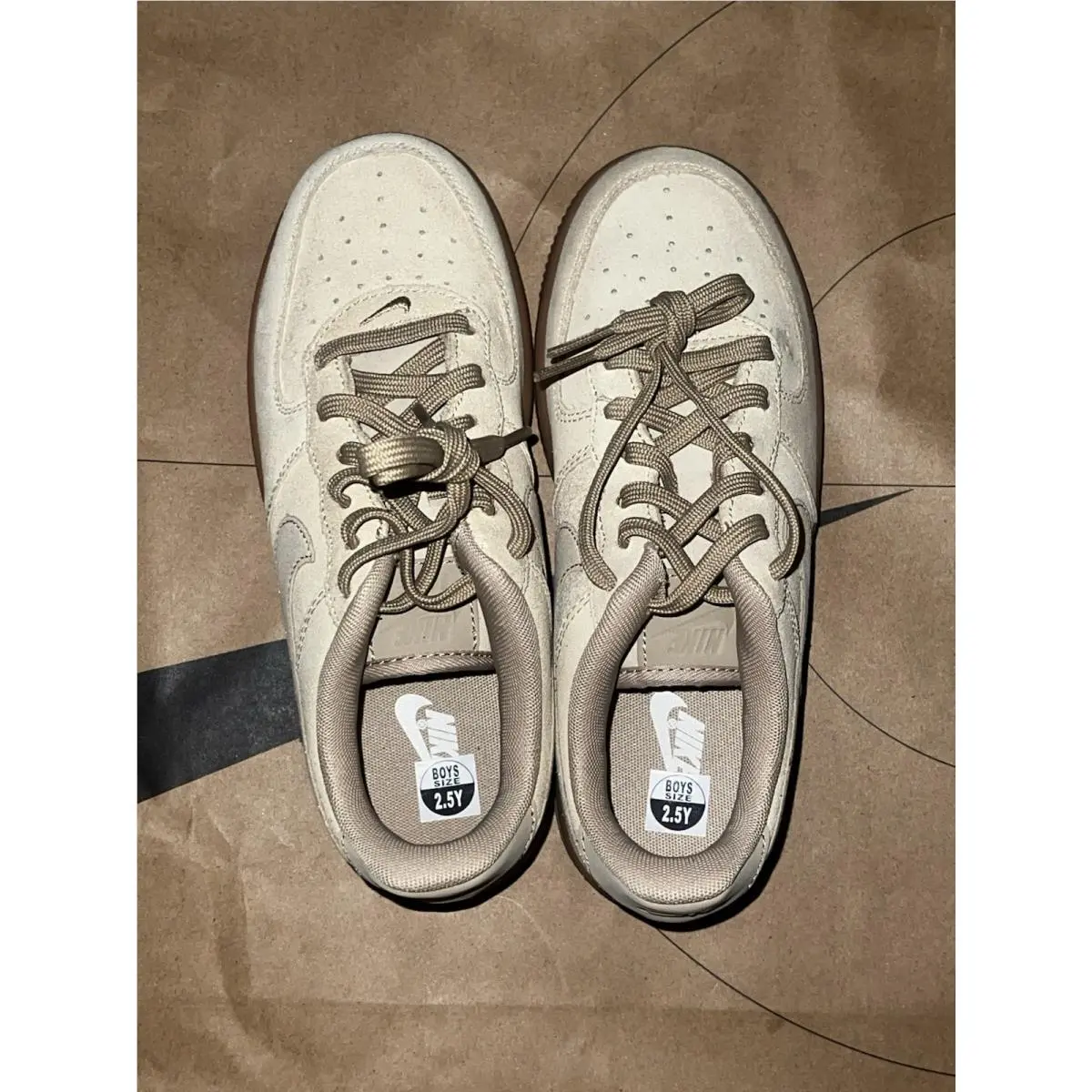 Nike shoes - Nike Air Force 1 LV8 - Mushroom 1