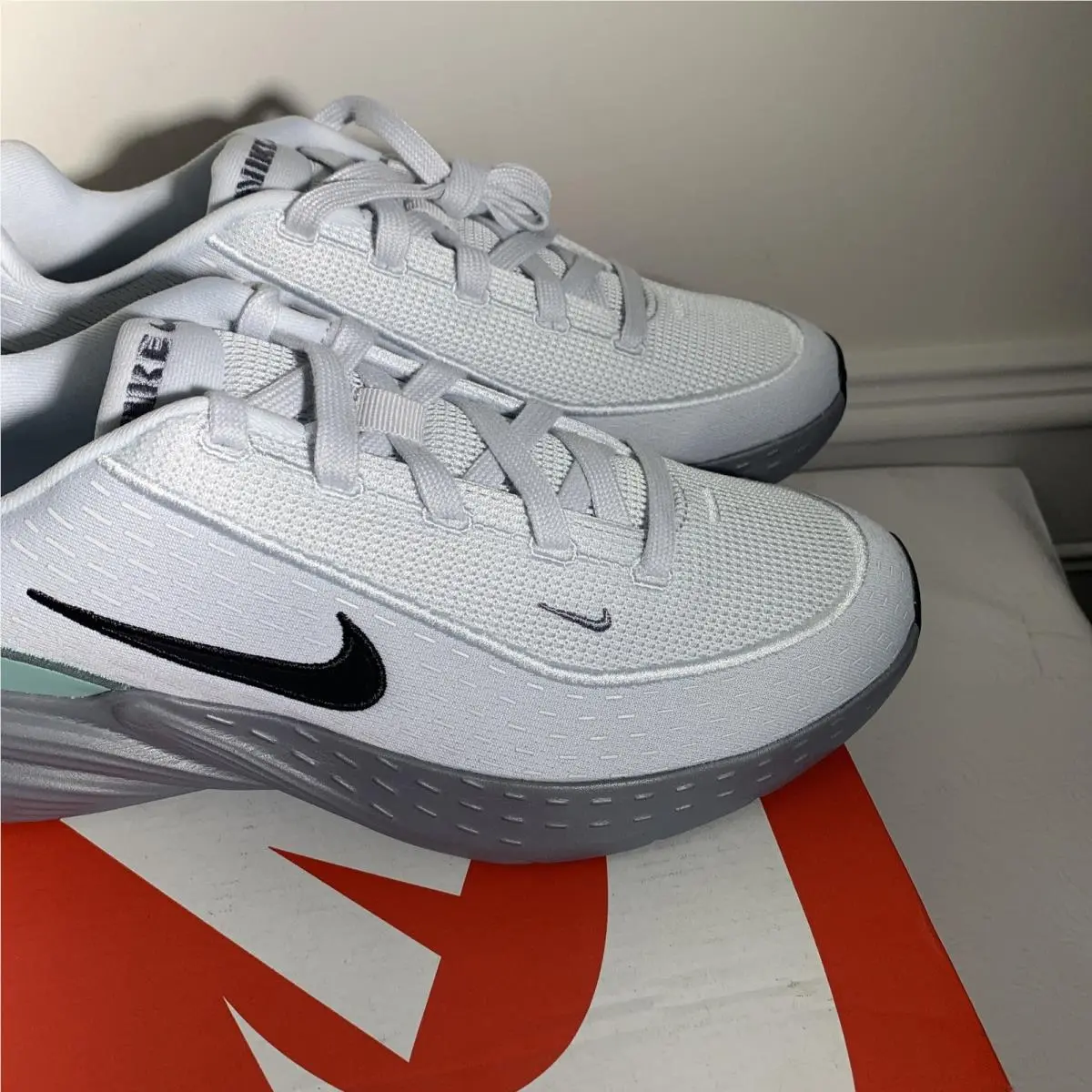 Nike shoes - Nike Uplift SC - Uplift - White (UPC: 0198482423728) 2