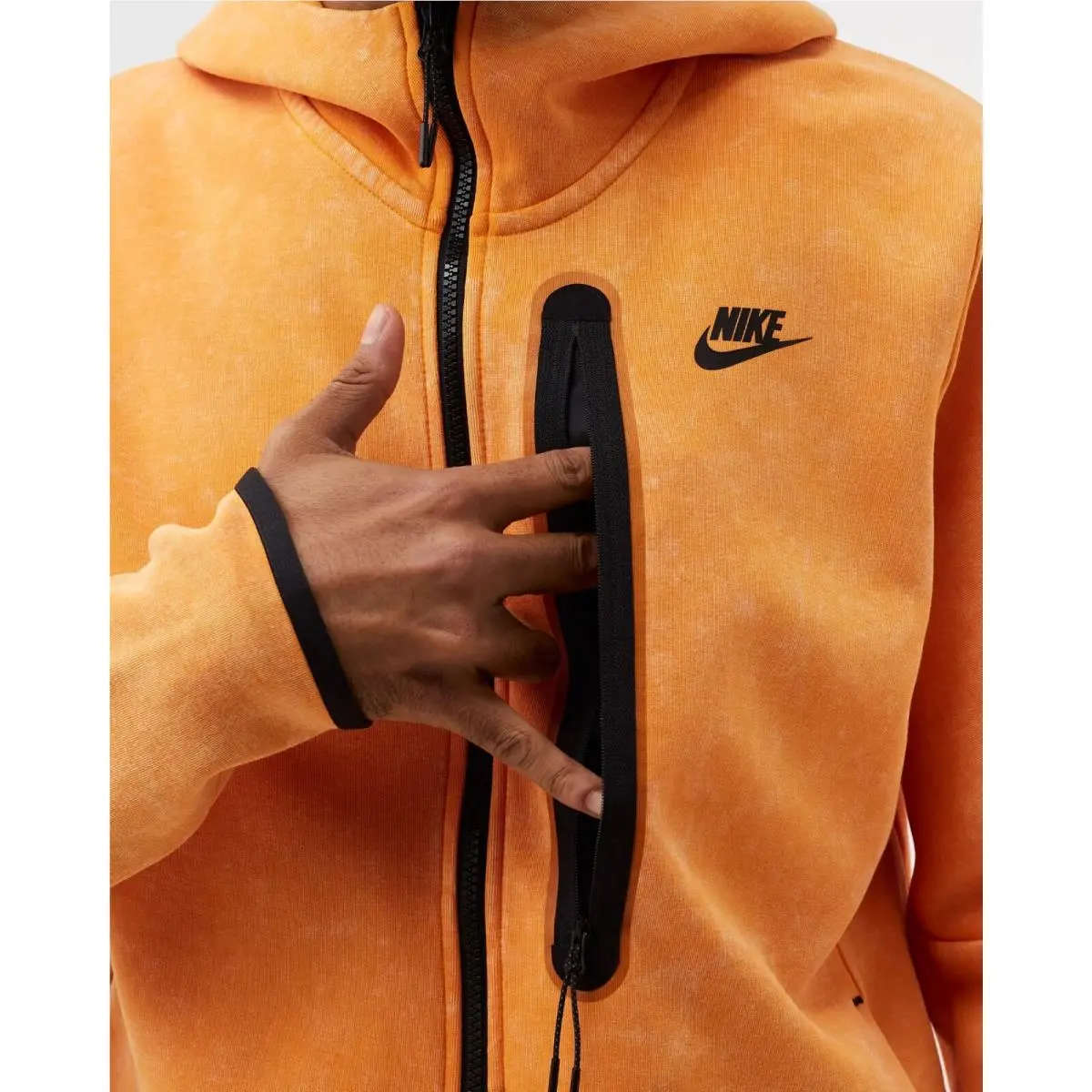Nike clothing - Orange (UPC: 195868489880) 1