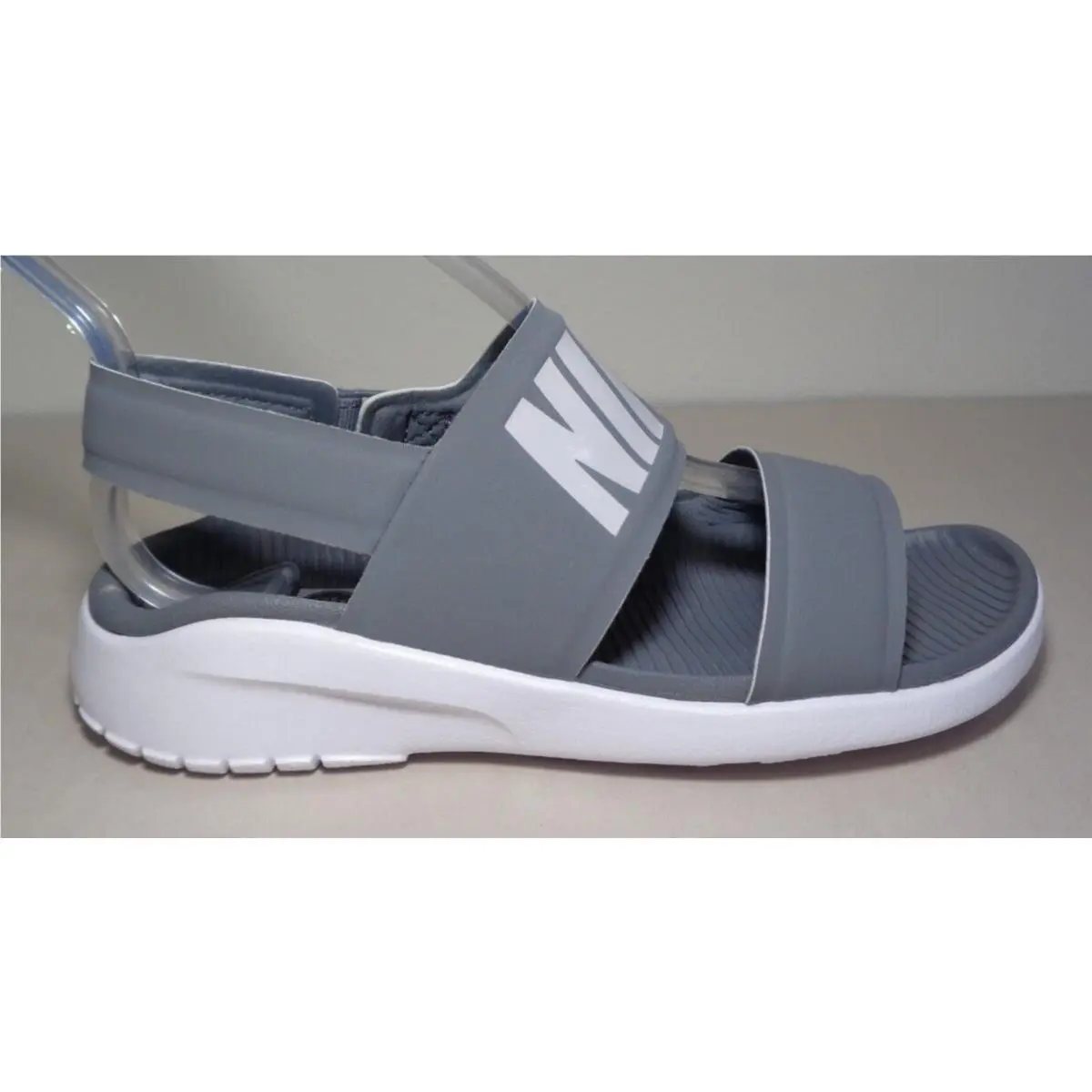 Nike shoes - Gray (UPC: 886912261742) 0