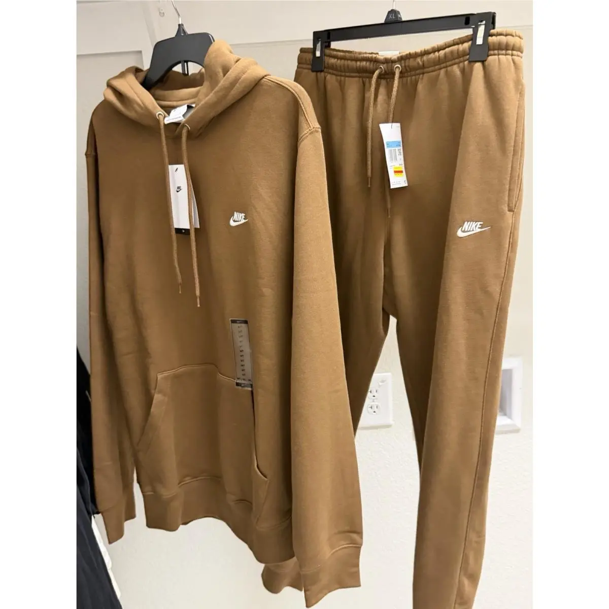 Nike clothing - Brown (UPC: 198481656639) 15