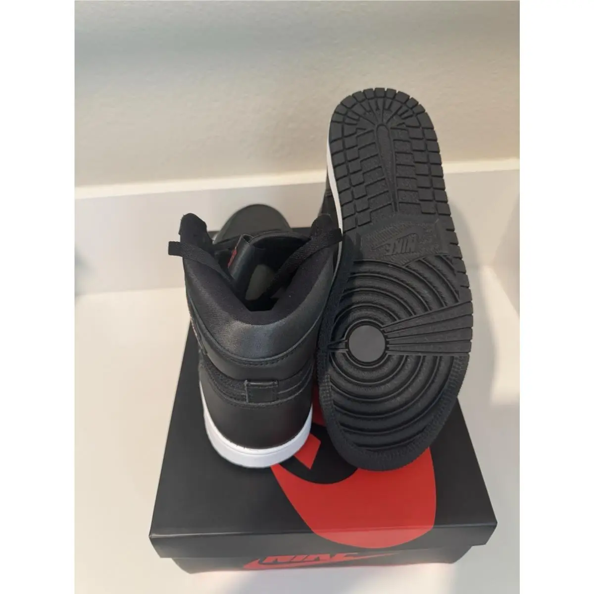 Nike shoes - Air Jordan 1 - Air - Black 1