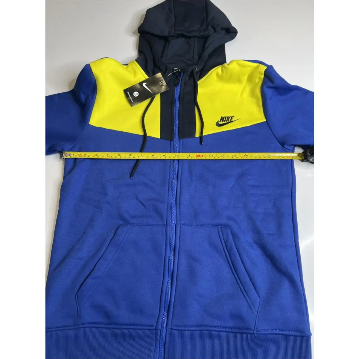 Nike clothing - Blue, Yellow, Black 2