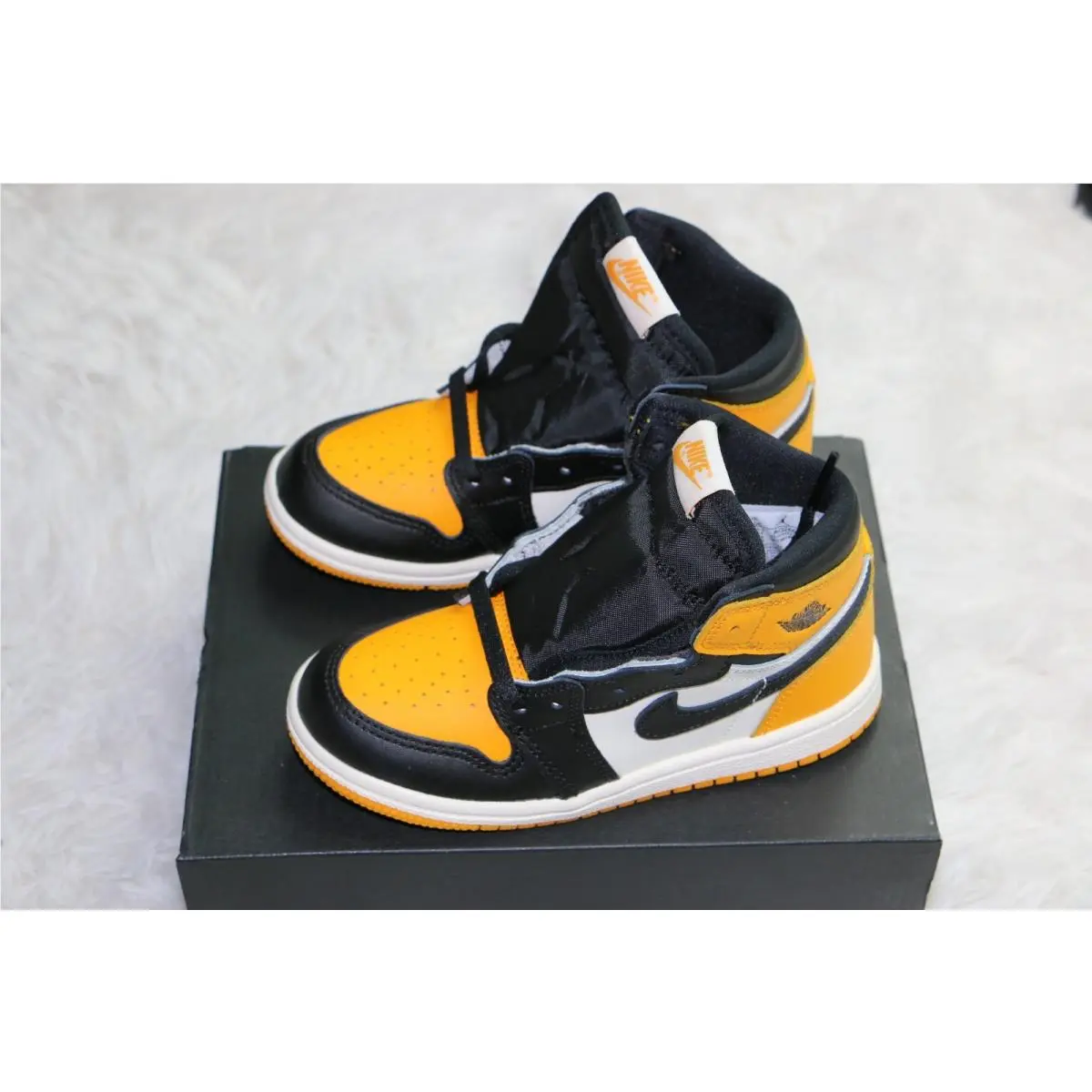 Nike Air Jordan 1 Retro High OG GS Taxi Black Yellow Toes Kids Sneakers Size 5Y