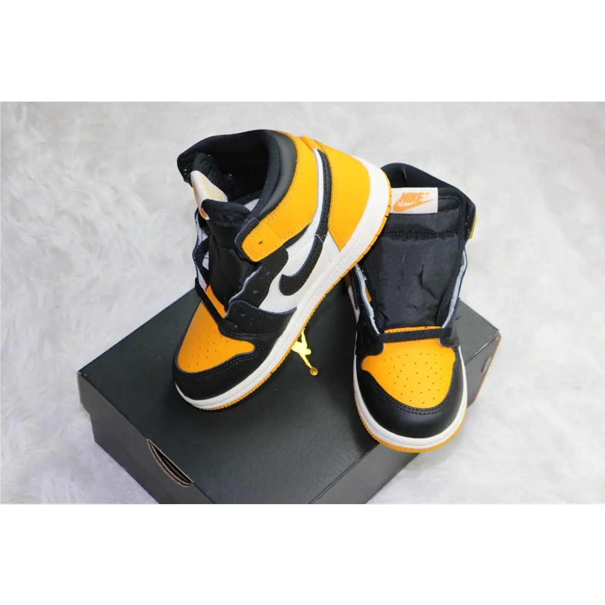 Nike shoes - Air Jordan 1 - Air - Yellow (UPC: 0196149164021) 9