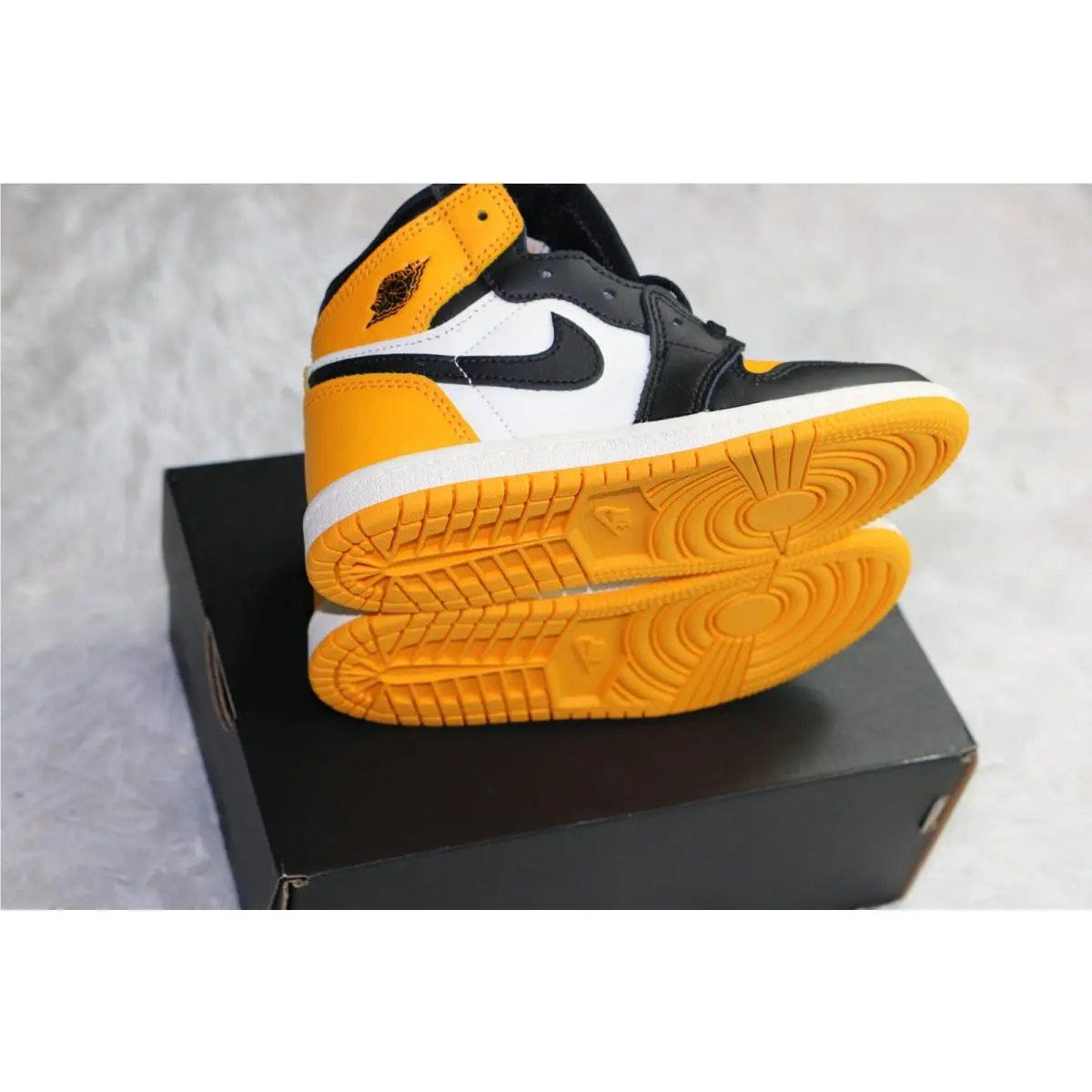 Nike shoes - Air Jordan 1 - Air - Yellow (UPC: 0196149164021) 3