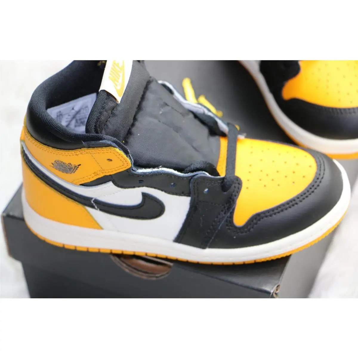 Nike shoes - Air Jordan 1 - Air - Yellow (UPC: 0196149164021) 8