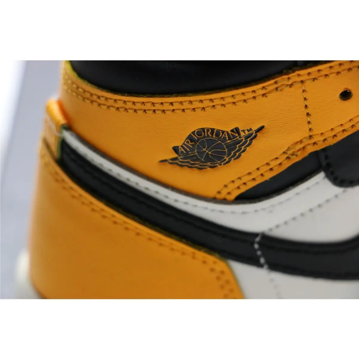 Nike shoes - Air Jordan 1 - Air - Yellow (UPC: 0196149164021) 7