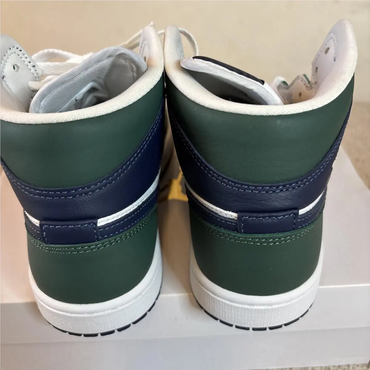 Nike shoes - Air Jordan 1 Mid SE - Blue 17