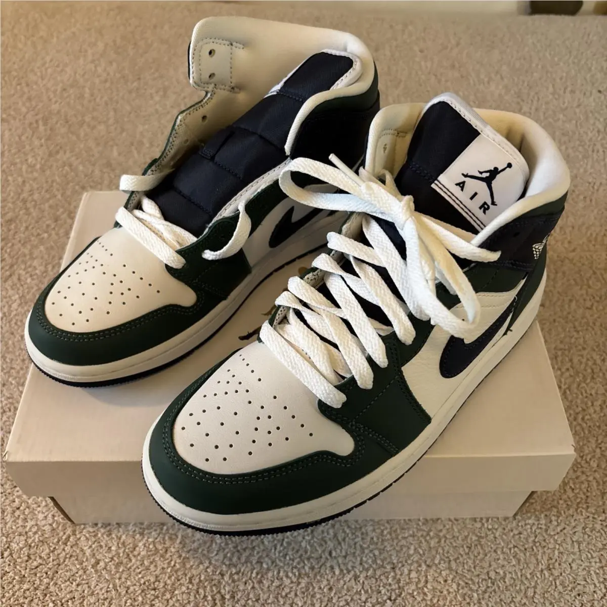 Nike shoes - Air Jordan 1 Mid SE - Blue 11