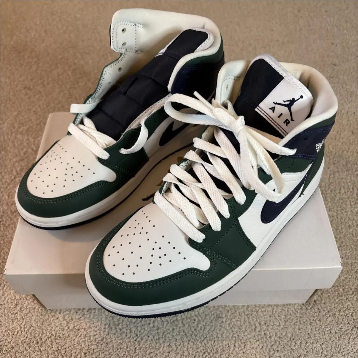 Nike shoes - Air Jordan 1 Mid SE - Blue 12