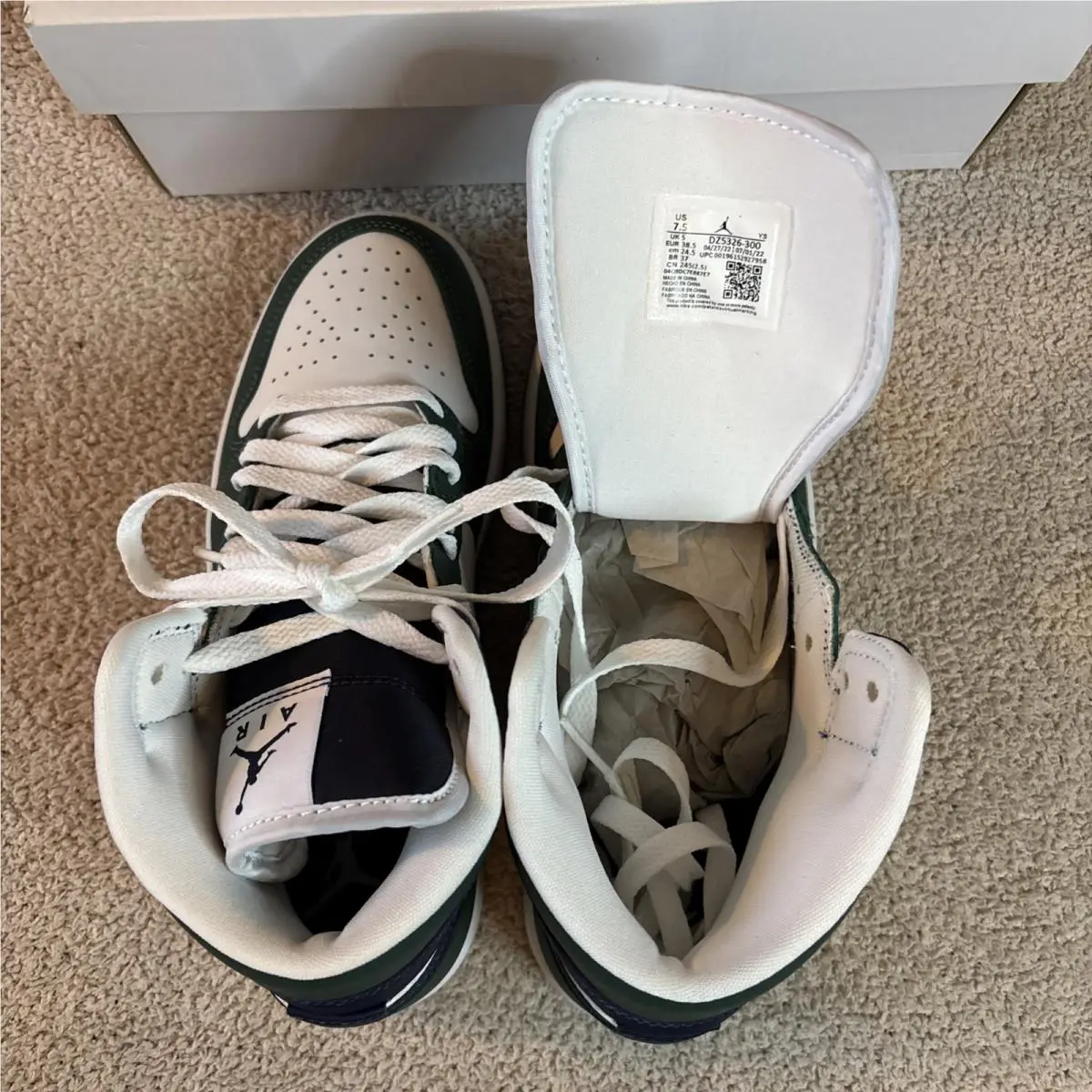 Nike shoes - Air Jordan 1 Mid SE - Blue 15