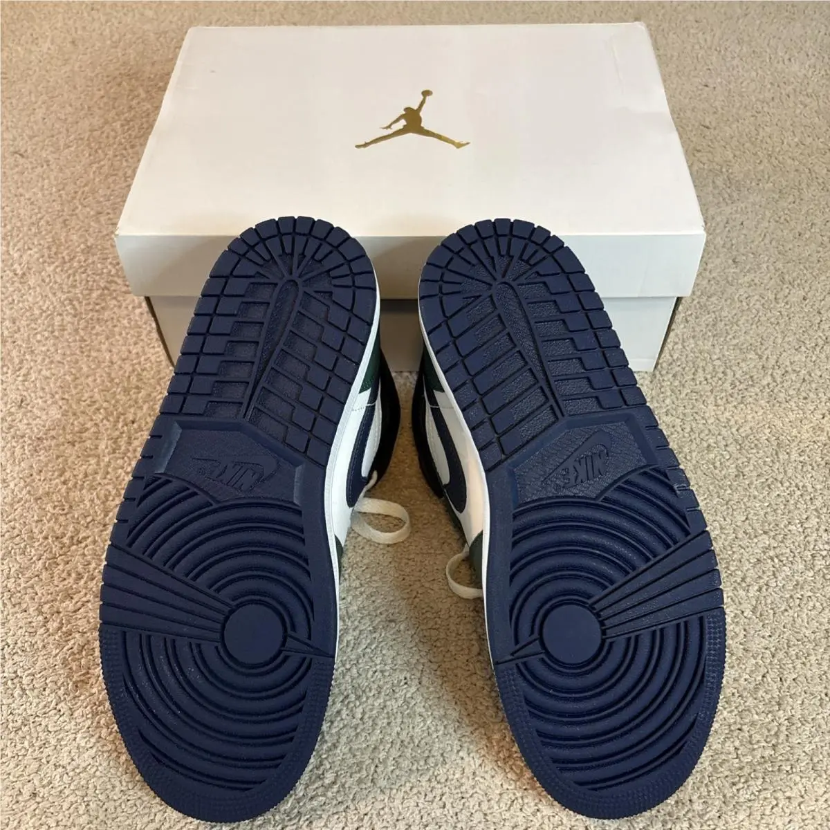 Nike shoes - Air Jordan 1 Mid SE - Blue 2