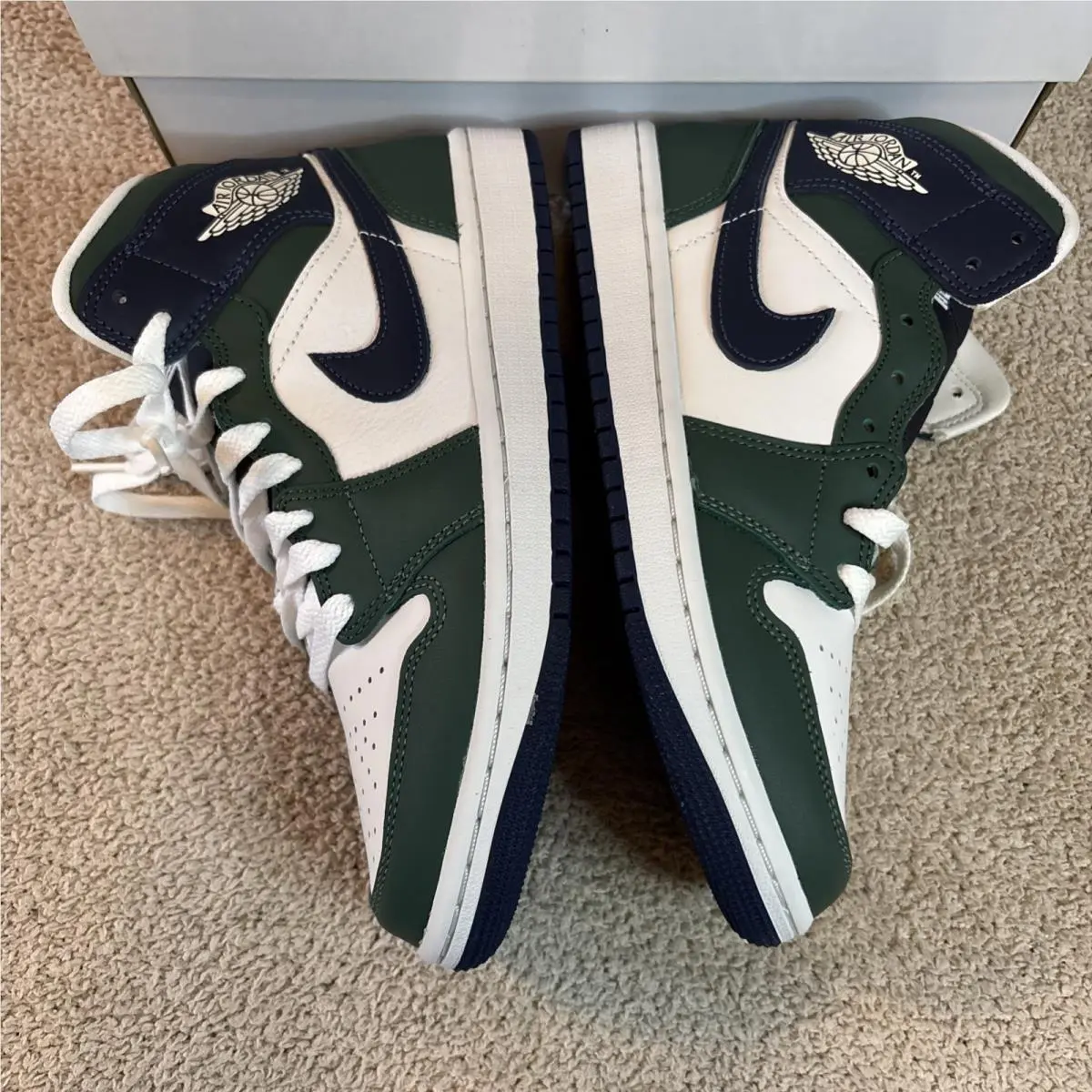 Nike shoes - Air Jordan 1 Mid SE - Blue 3