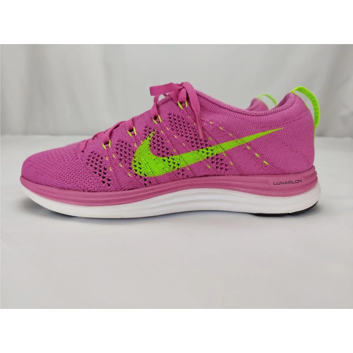 Nike Women`s Flyknit Lunarlon 1 Pink Green 554888-631 Size 7.5 2013